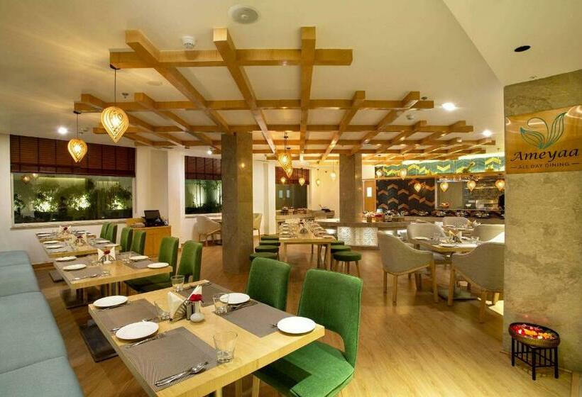 호텔 Ramada By Wyndham Katra Station Road