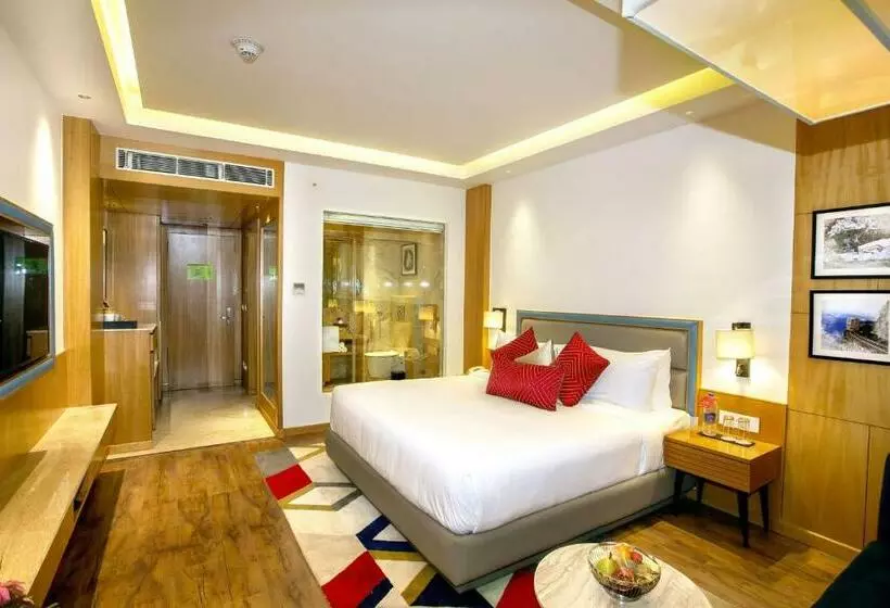 ホテル Ramada By Wyndham Katra Station Road