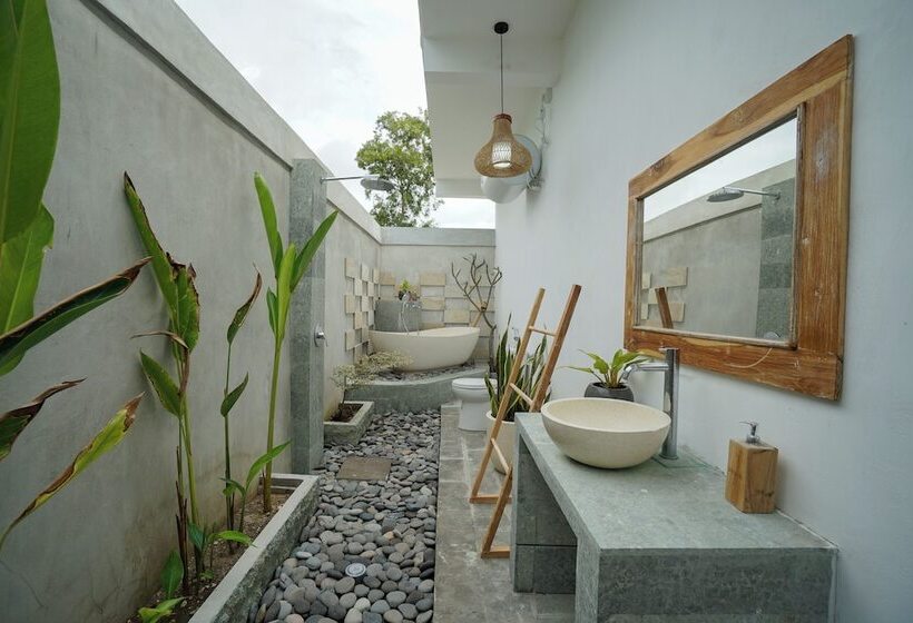 Innora Jungle Resort And Spa