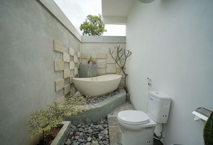 Innora Jungle Resort And Spa