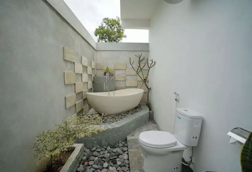 Innora Jungle Resort And Spa