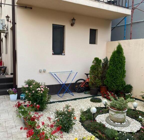 پانسیون Garsoniera Delfinariu