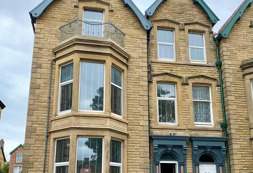 Remarkable 1 Bed Apartment In Lytham Saint Annes