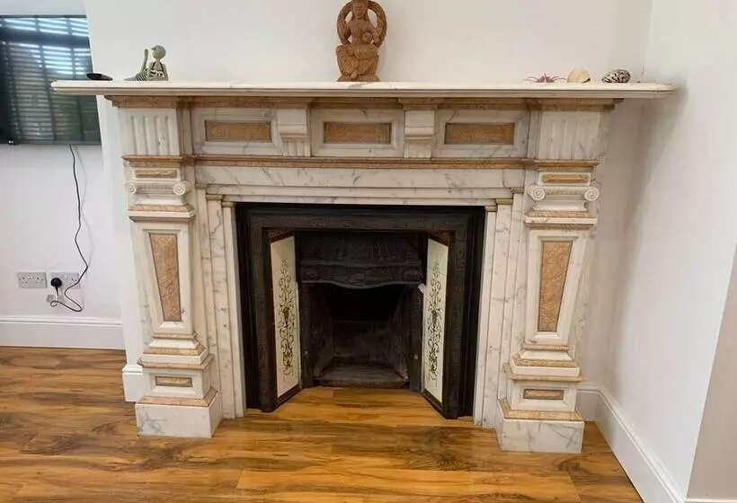 Remarkable 1 Bed Apartment In Lytham Saint Annes