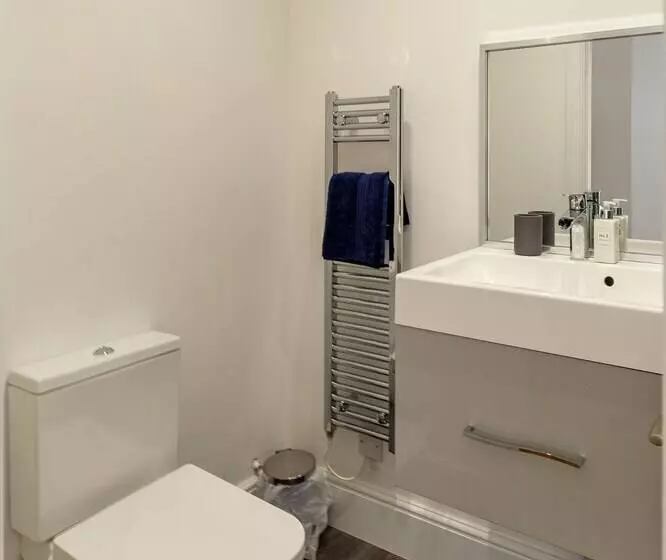 Remarkable 1 Bed Apartment In Lytham Saint Annes