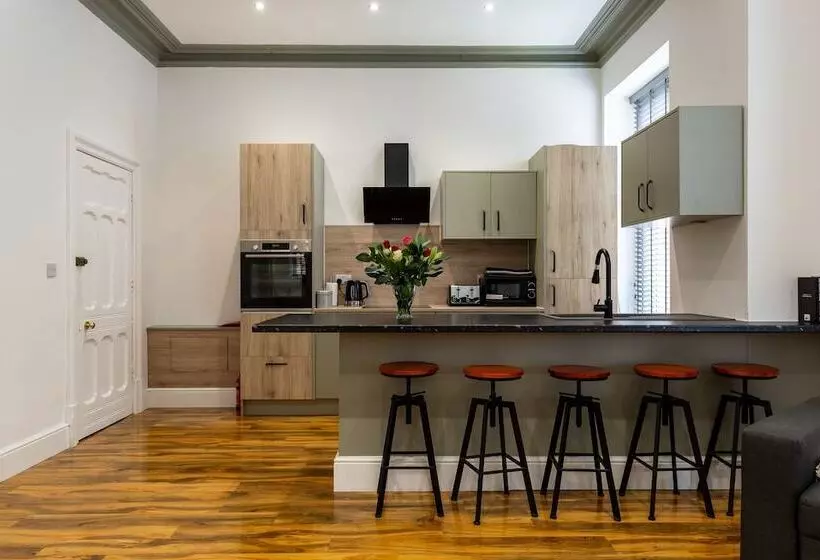 Remarkable 1 Bed Apartment In Lytham Saint Annes