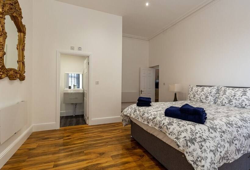 Remarkable 1 Bed Apartment In Lytham Saint Annes