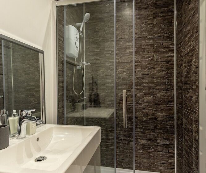 Remarkable 1 Bed Apartment In Lytham Saint Annes