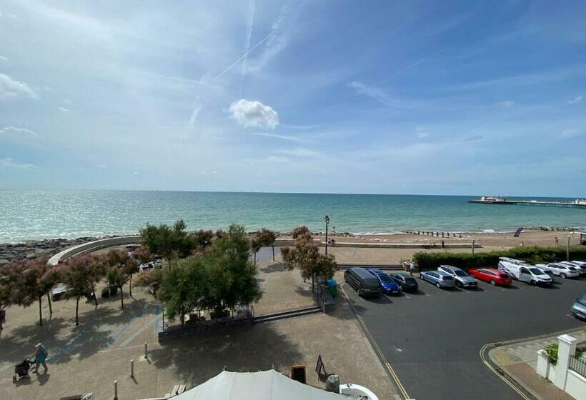 Splashpoint With Free Parking