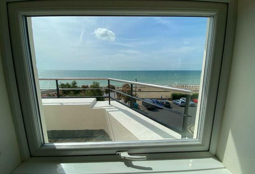 Splashpoint With Free Parking