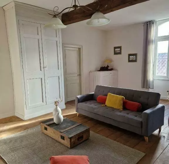 Aamiaismajoitus (B&B) Château St Justin