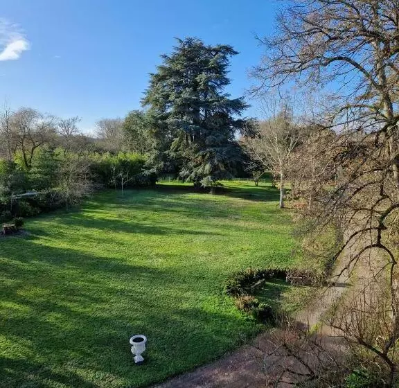 Aamiaismajoitus (B&B) Château St Justin