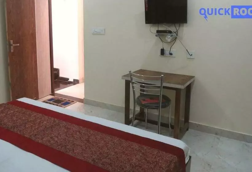 ベッドアンドブレックファースト Quick Rooms Faizabad Road
