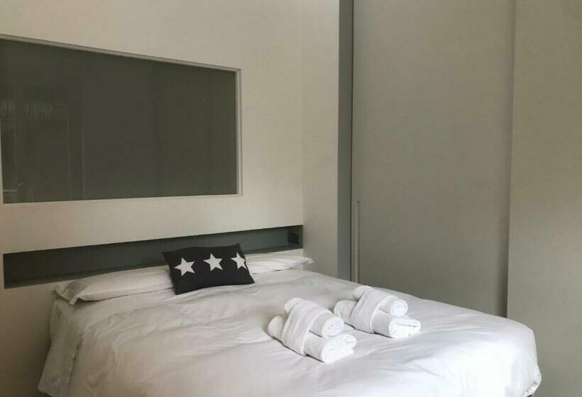 Caseospitali Raffaella Moderno Bilo Vicino Al San Raffaele