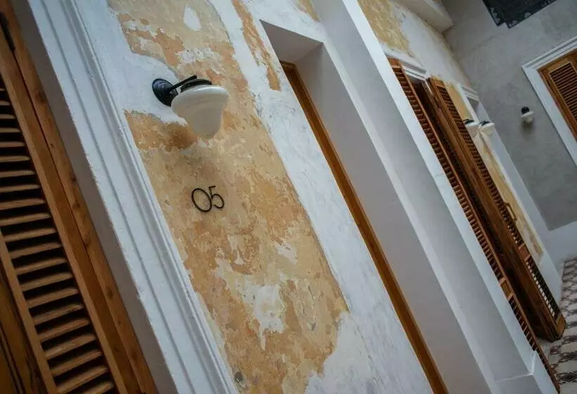 هتل Casa Allegra Art Suites