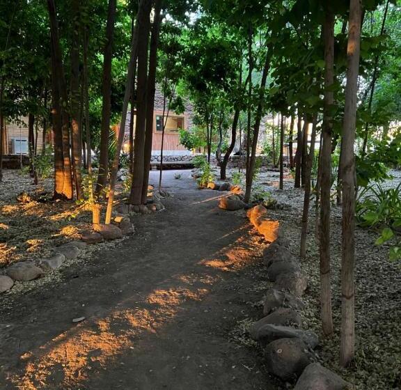 בית מלון כפרי El Bosque