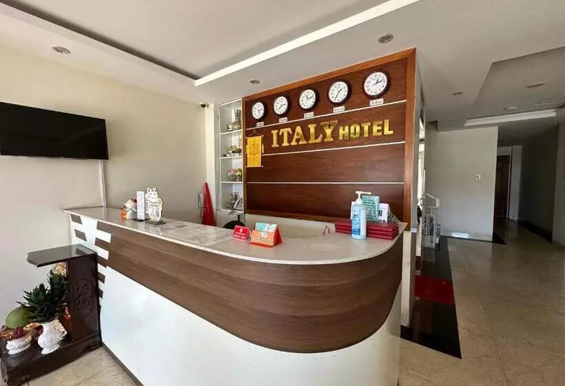 هتل Italy