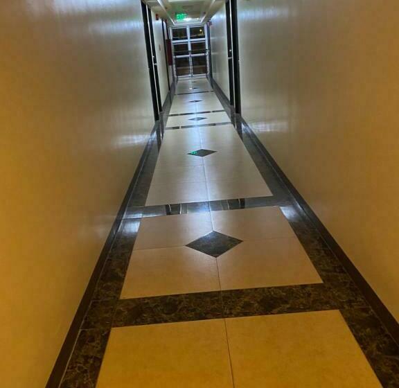 بنسيون Arezzo Place Ak