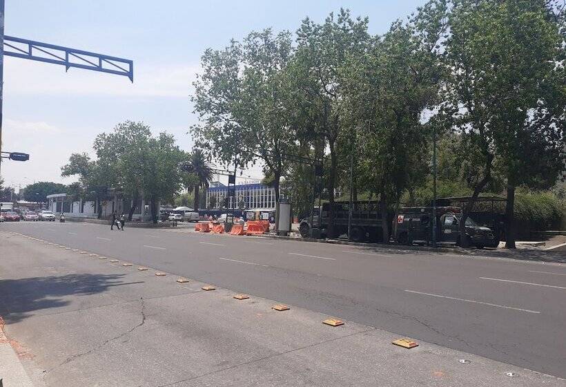 پانسیون Hostal Emperador