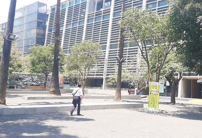 پانسیون Hostal Emperador