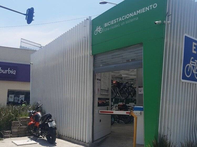 پانسیون Hostal Emperador