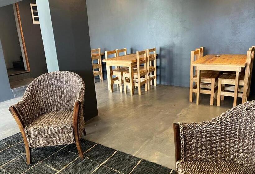 פנסיון The Capri Green