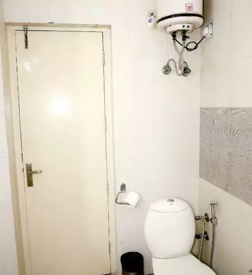 Fortune Home Service Apartment 3bhk,e 28 Saket 1b