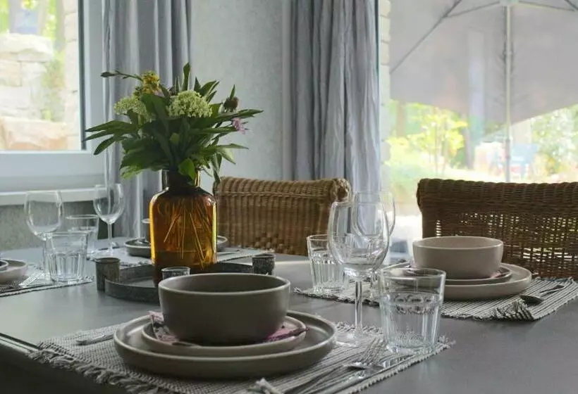 Moderne Wohnung Im Skandinavischen Stil Am Waldrand