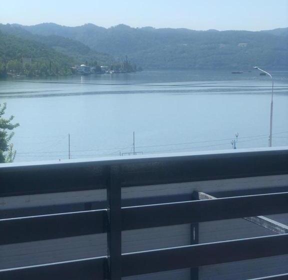 Пансион Casa Paraschiva