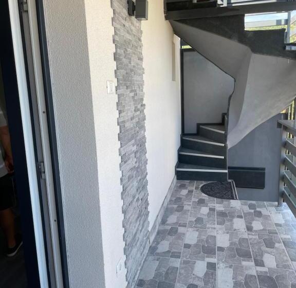 Пансион Casa Paraschiva