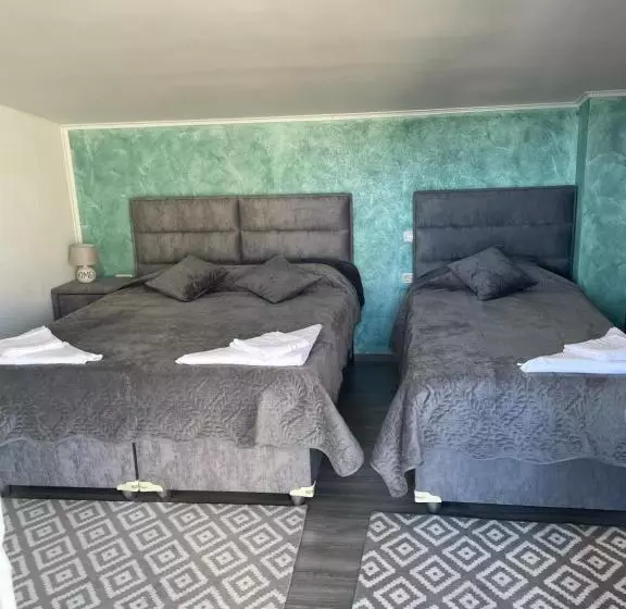 Majatalo Casa Paraschiva