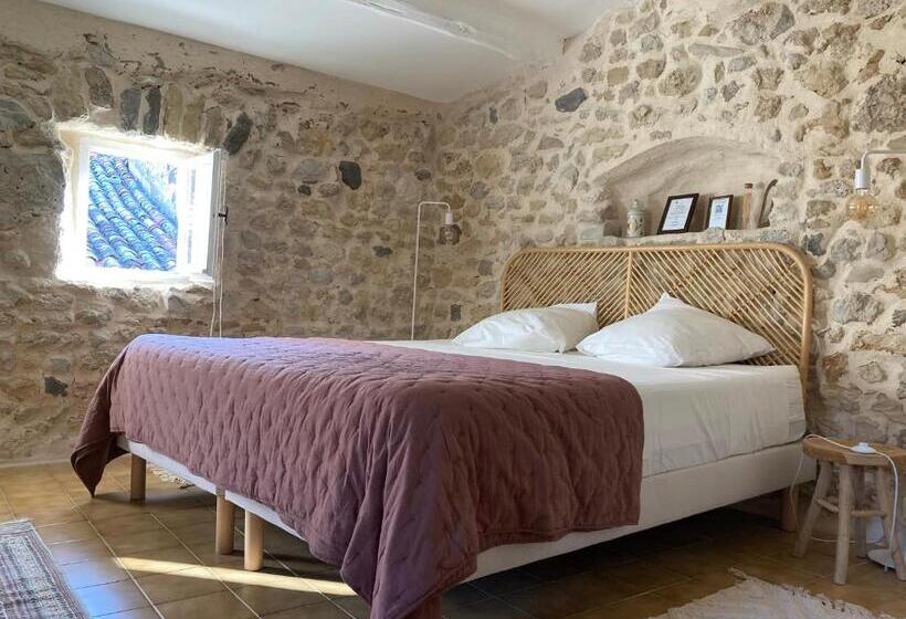 Пансион Chambres D Hôtes La Tour D Aspiran