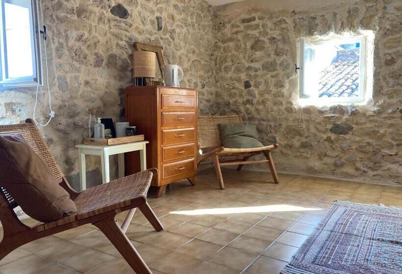 Пансион Chambres D Hôtes La Tour D Aspiran