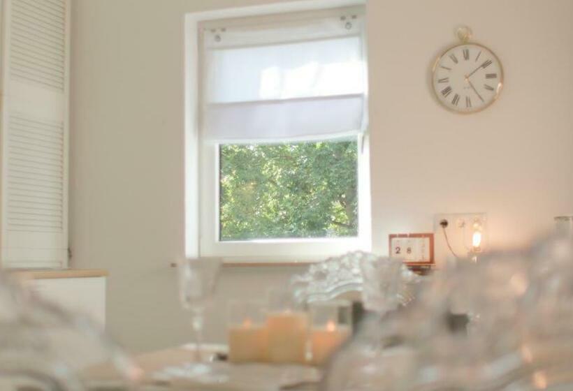 Apartments Cassel   Mit Smart Tv Und Parkplätzen   Für Singles, Paare, Familien Und Gruppen