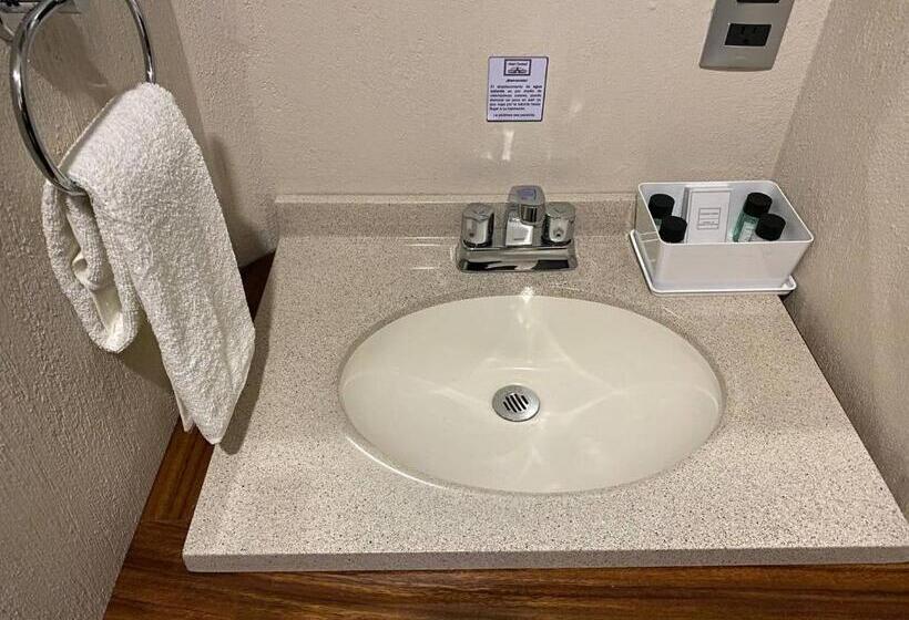 فندق Central Pirámides