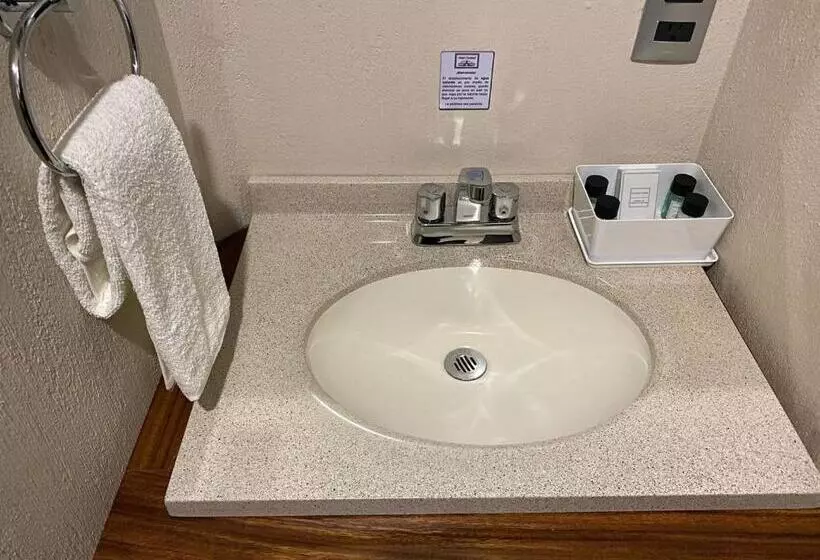 ホテル Central Pirámides