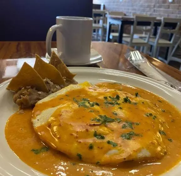 ホテル Central Pirámides