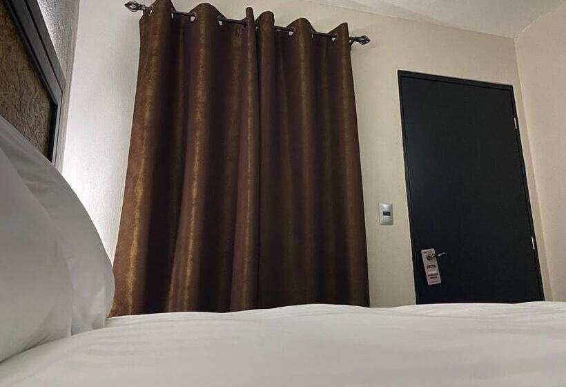 فندق Central Pirámides