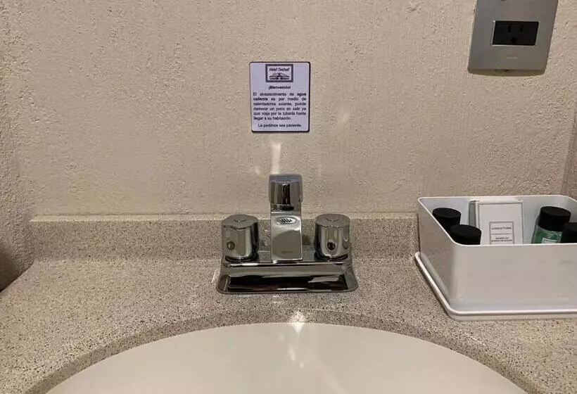 ホテル Central Pirámides