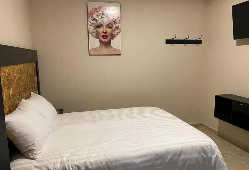 فندق Central Pirámides