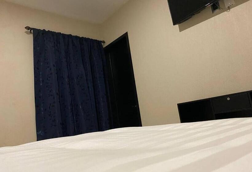 فندق Central Pirámides