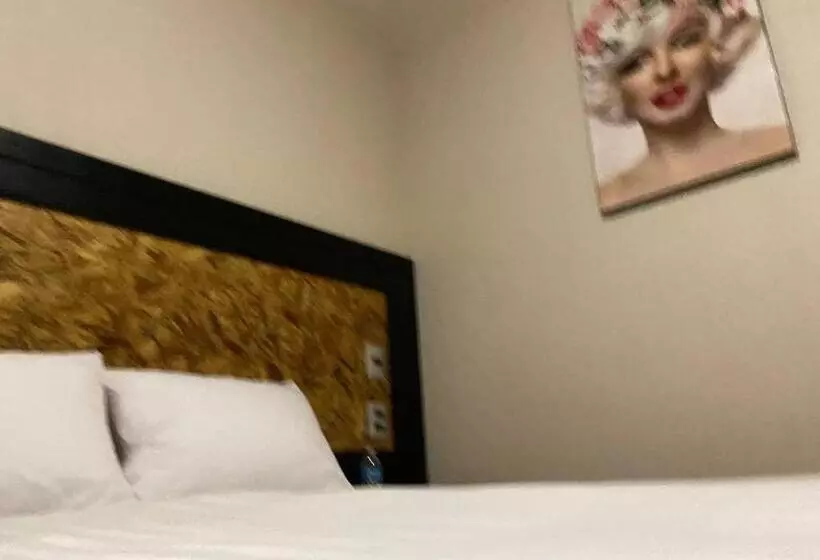 ホテル Central Pirámides