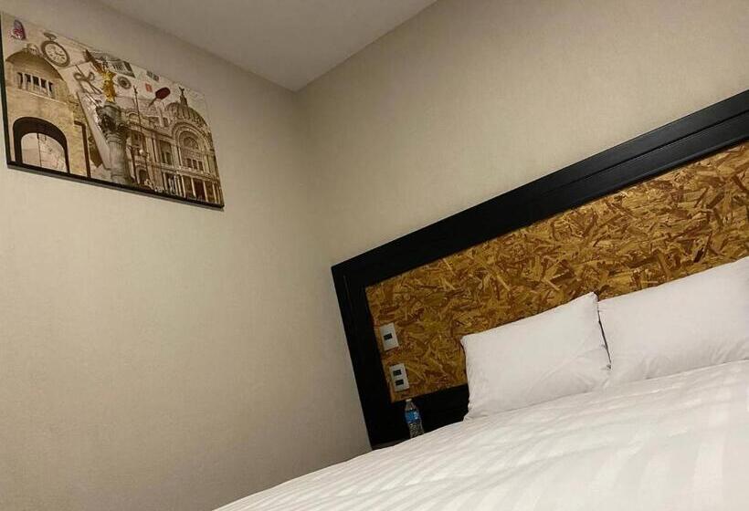 فندق Central Pirámides