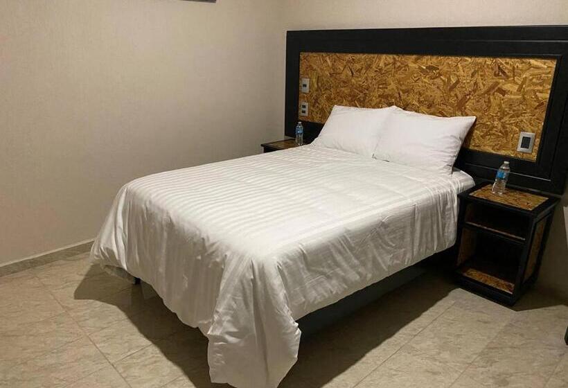 فندق Central Pirámides