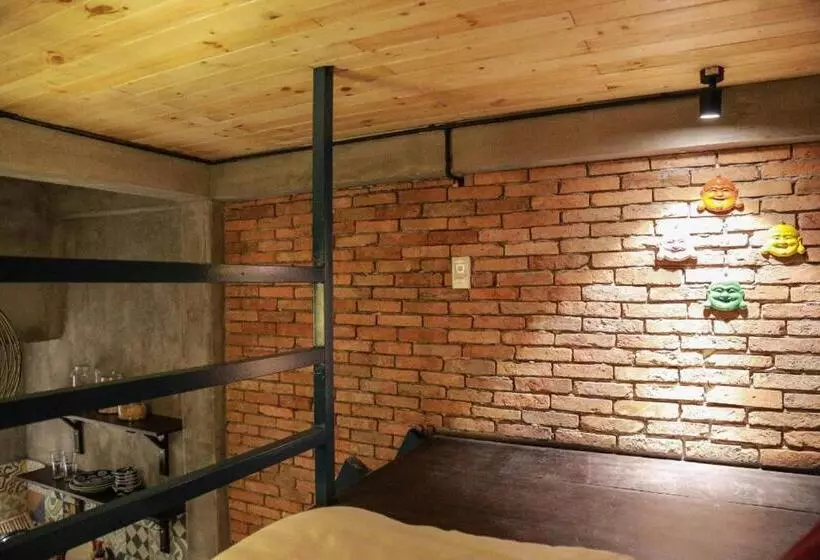 پانسیون Stay&chill   S.1: Ancient Studio Nearby Bui Vien