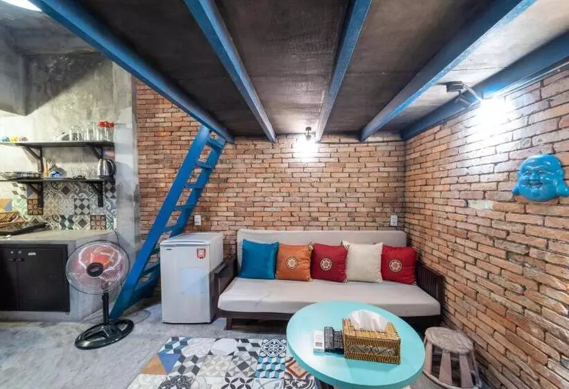 پانسیون Stay&chill   S.1: Ancient Studio Nearby Bui Vien