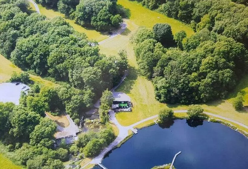 Lomakeskus Garnffrwd Park