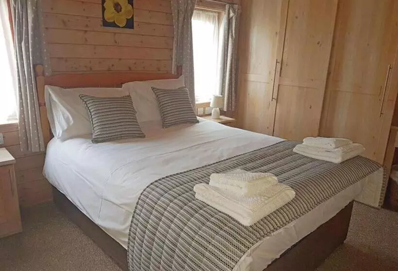 Lomakeskus Llwyngwair Manor Holiday Park