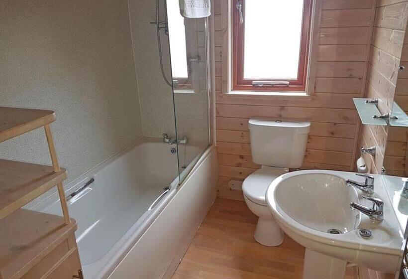 منتجع Llwyngwair Manor Holiday Park