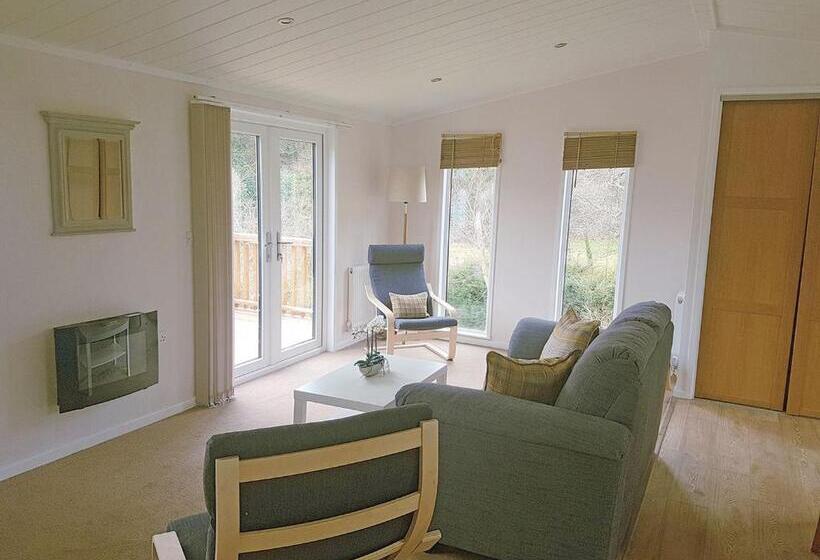 منتجع Llwyngwair Manor Holiday Park